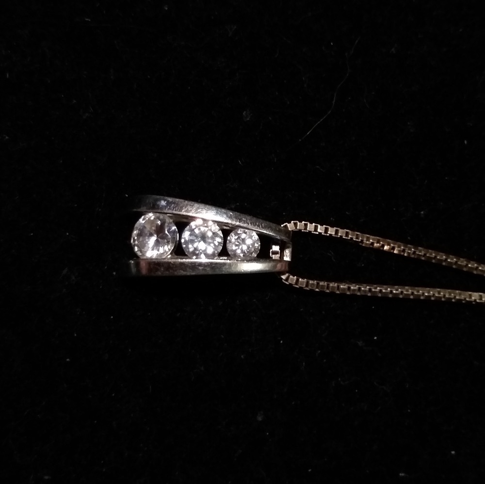 Beautiful Sterling Silver 3 diamond drop down necklace - Picture 3 of 3
